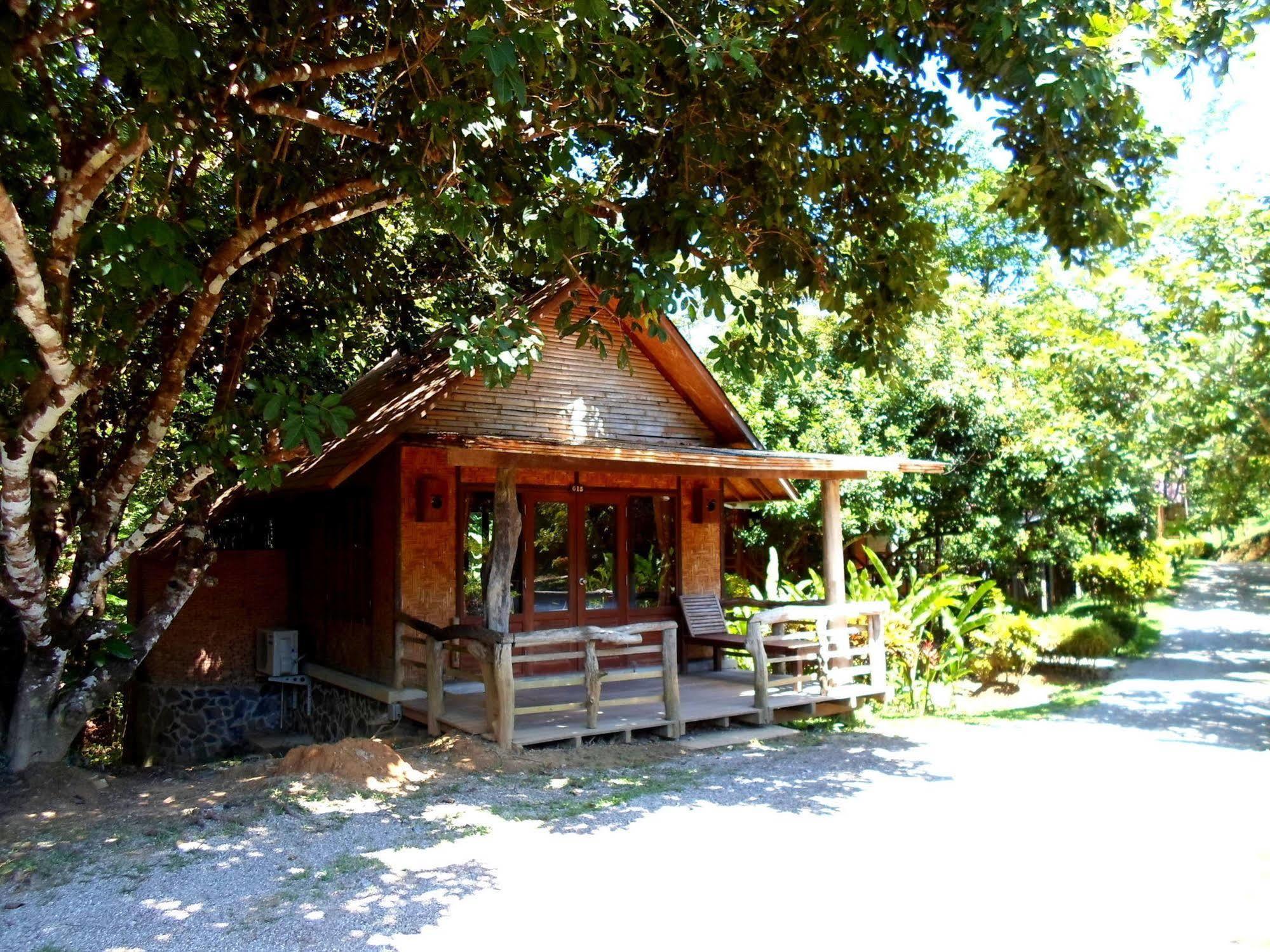 The Cliff & River Jungle Resort Phanom Zewnętrze zdjęcie