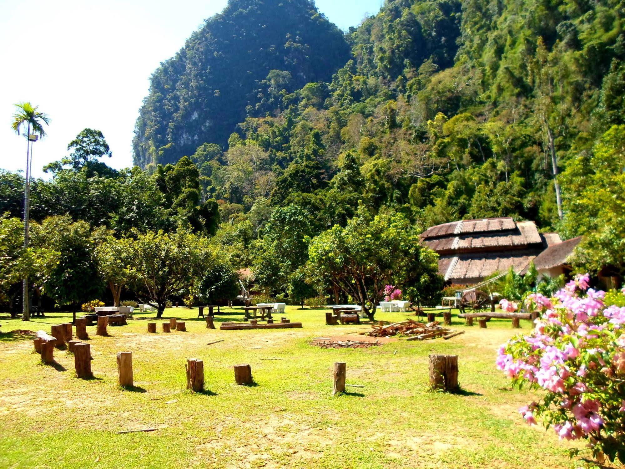 The Cliff & River Jungle Resort Phanom Zewnętrze zdjęcie